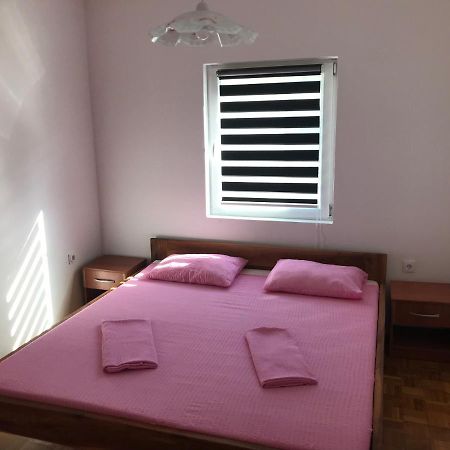 Apartmani Nerko Pag Town Exterior photo